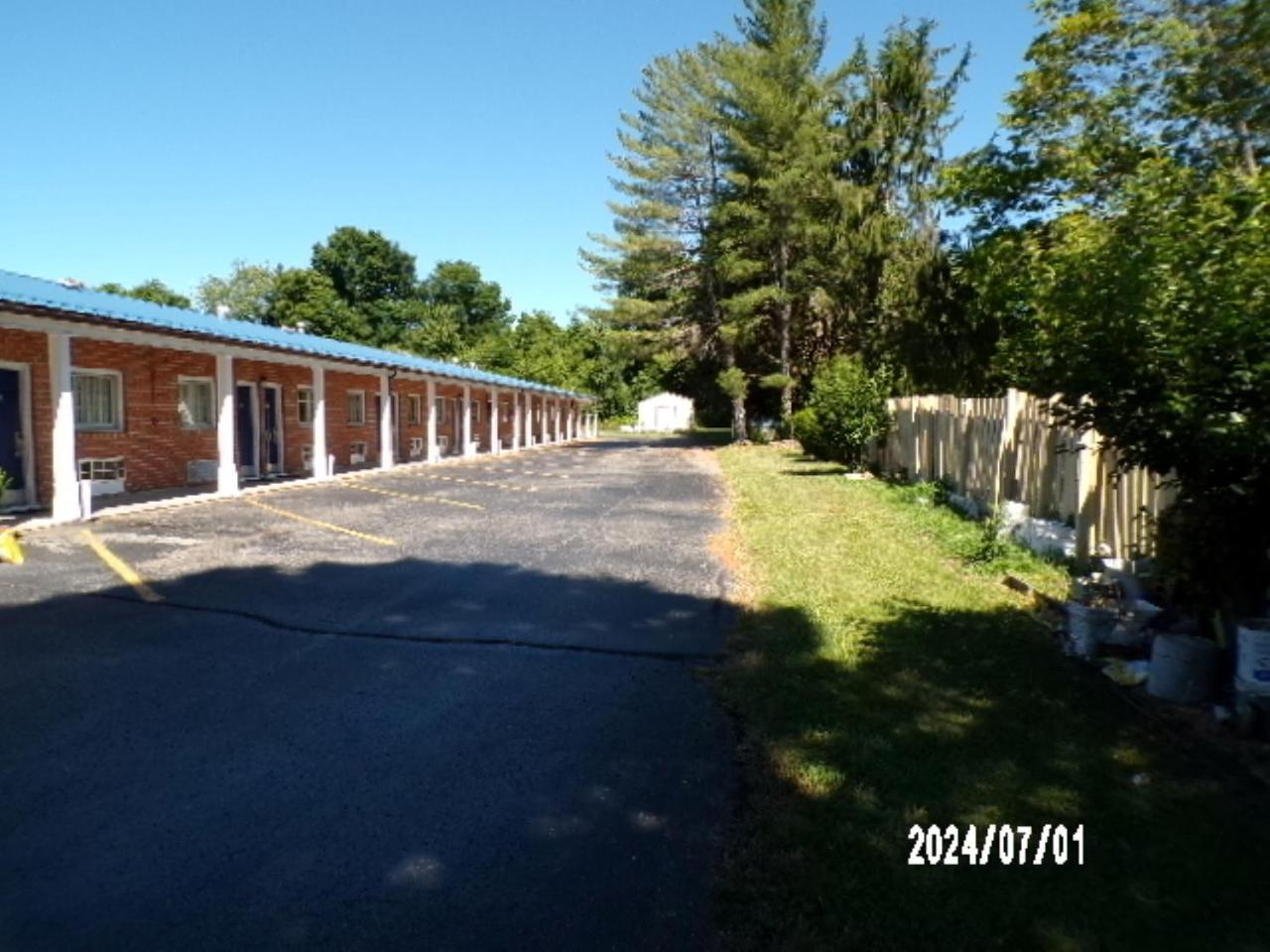 Relax Inn Lewisburg Exterior photo