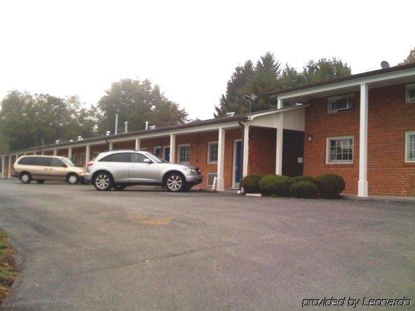 Relax Inn Lewisburg Exterior photo
